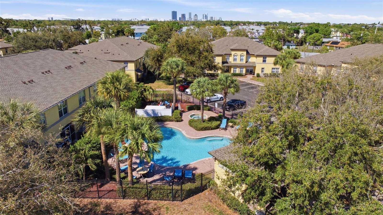 192 COQUINA BAY DR, ST PETERSBURG, FL — photo 60