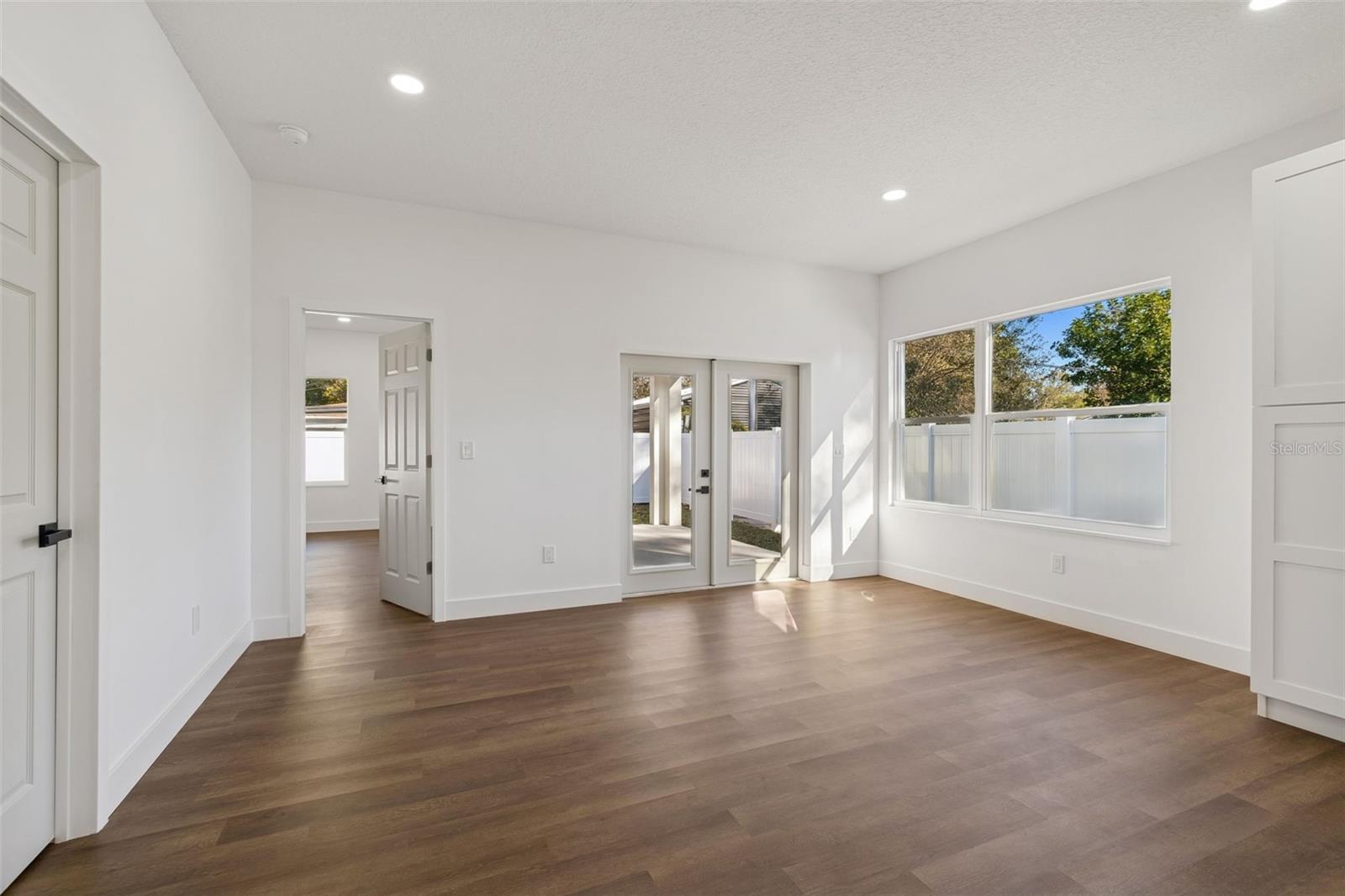 5111 68TH ST N, ST PETERSBURG, FL — photo 31