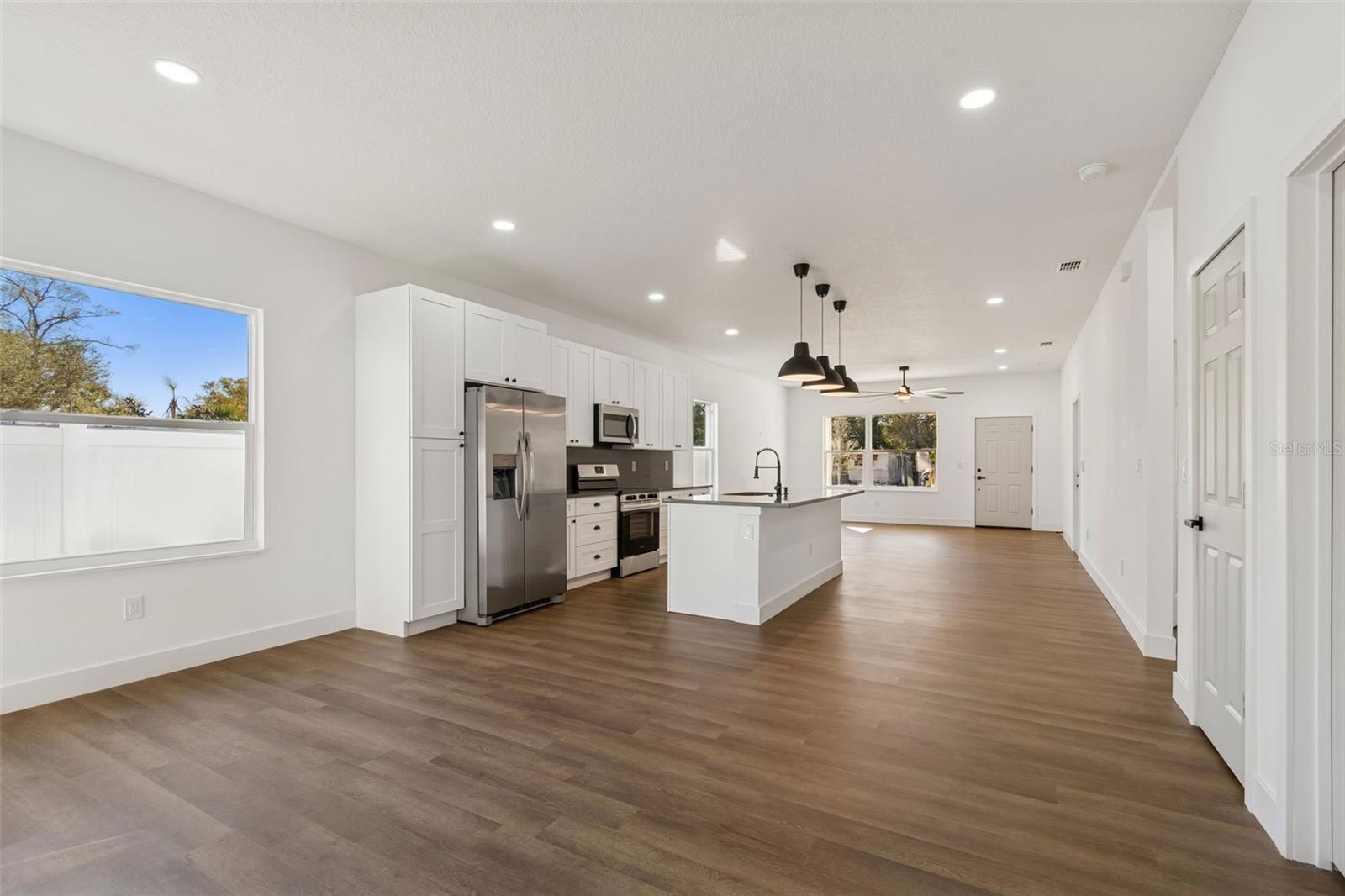5111 68TH ST N, ST PETERSBURG, FL — photo 32