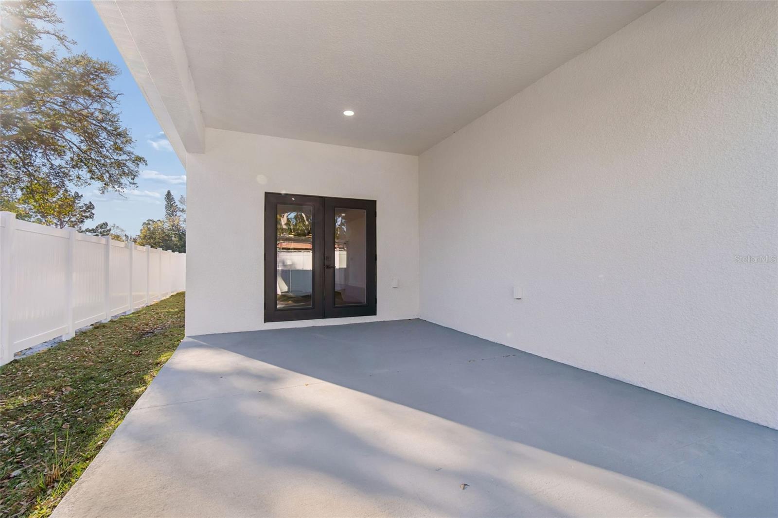 5111 68TH ST N, ST PETERSBURG, FL — photo 64