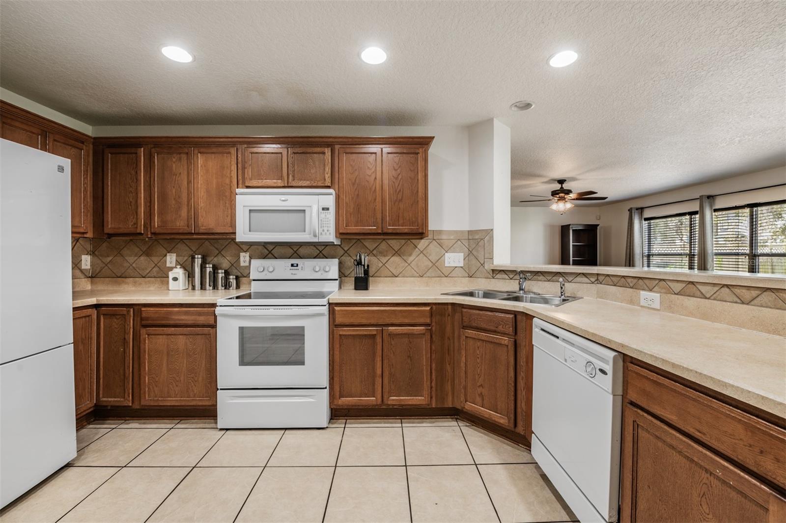 7013 PENTA PL, WESLEY CHAPEL, FL — photo 6