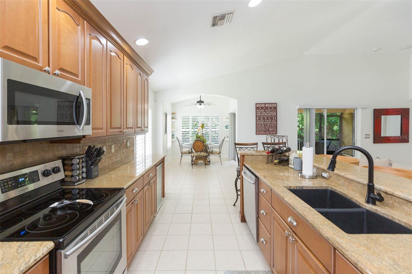 876 ADDISON DR NE, ST PETERSBURG, FL — photo 18