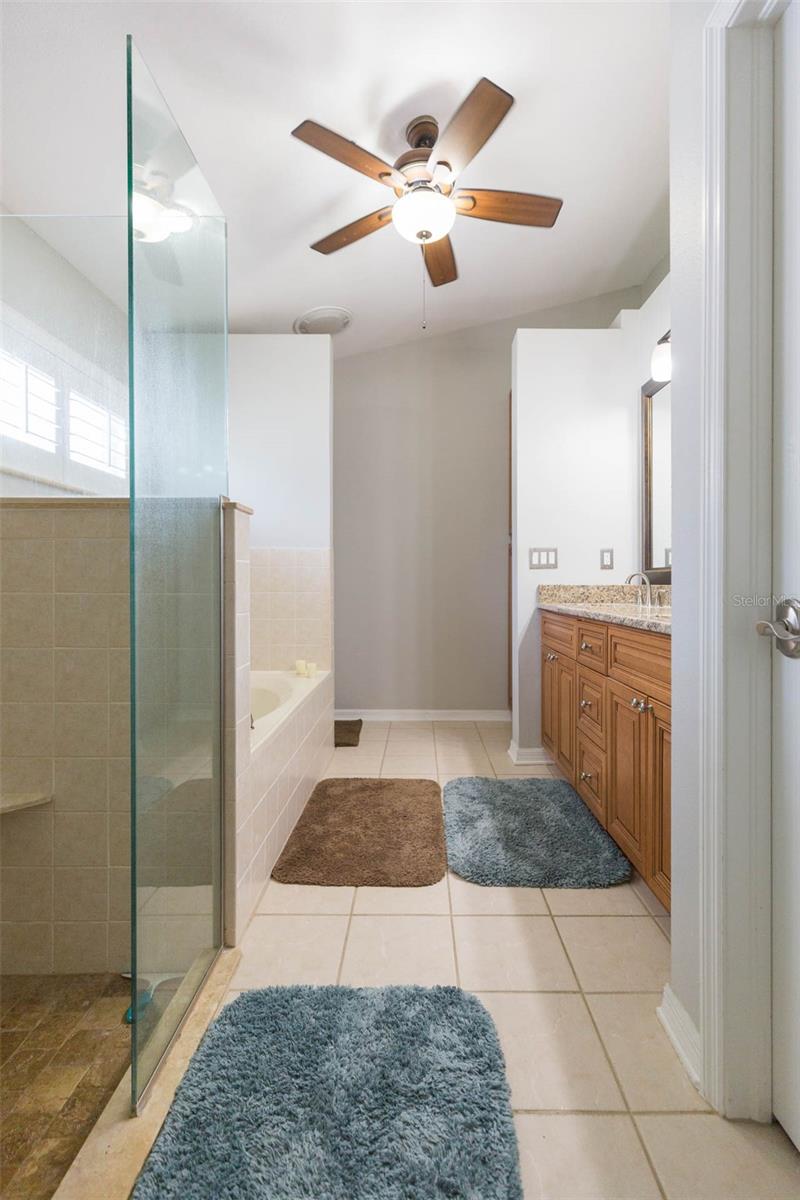876 ADDISON DR NE, ST PETERSBURG, FL — photo 29