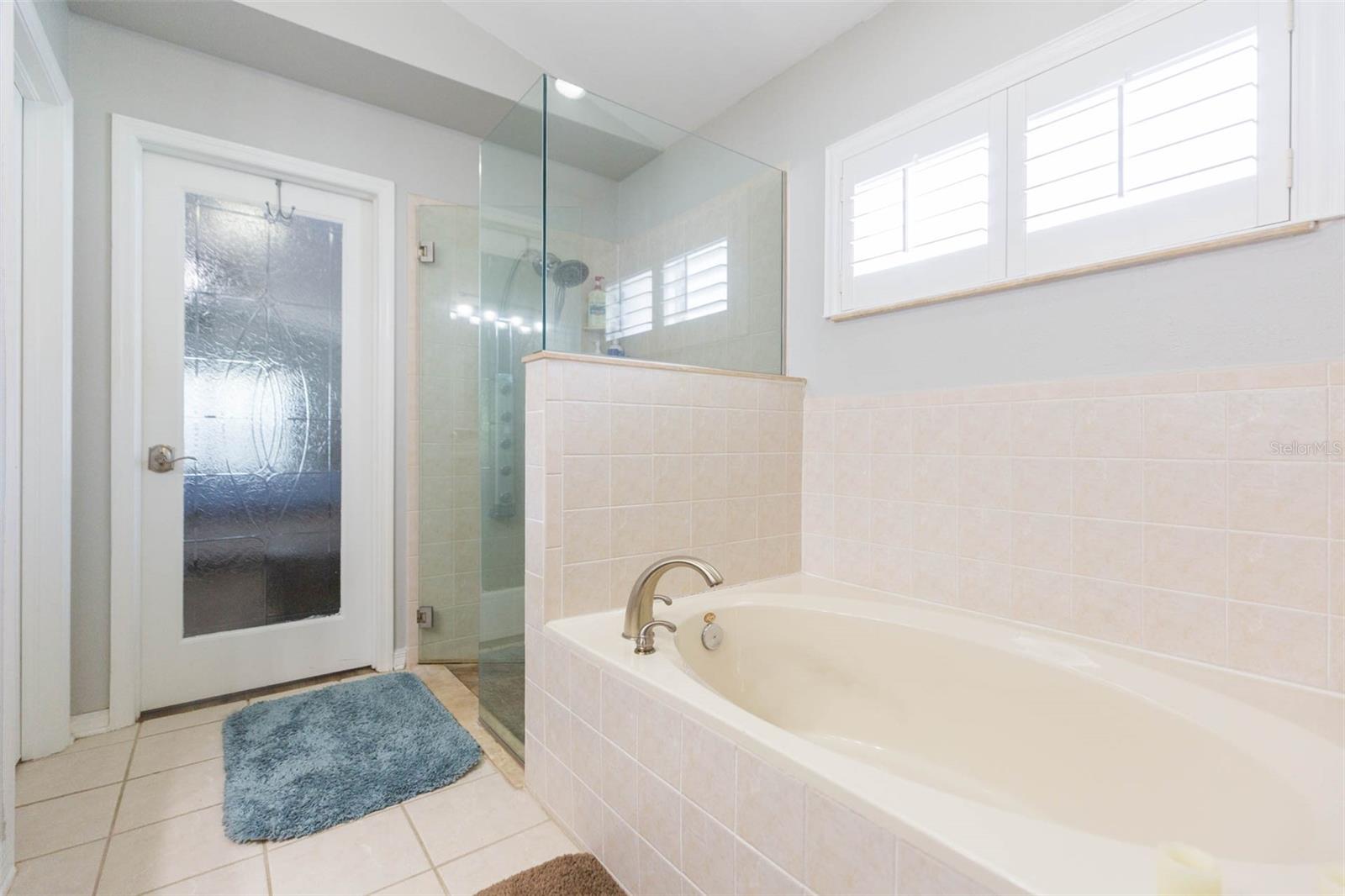 876 ADDISON DR NE, ST PETERSBURG, FL — photo 32