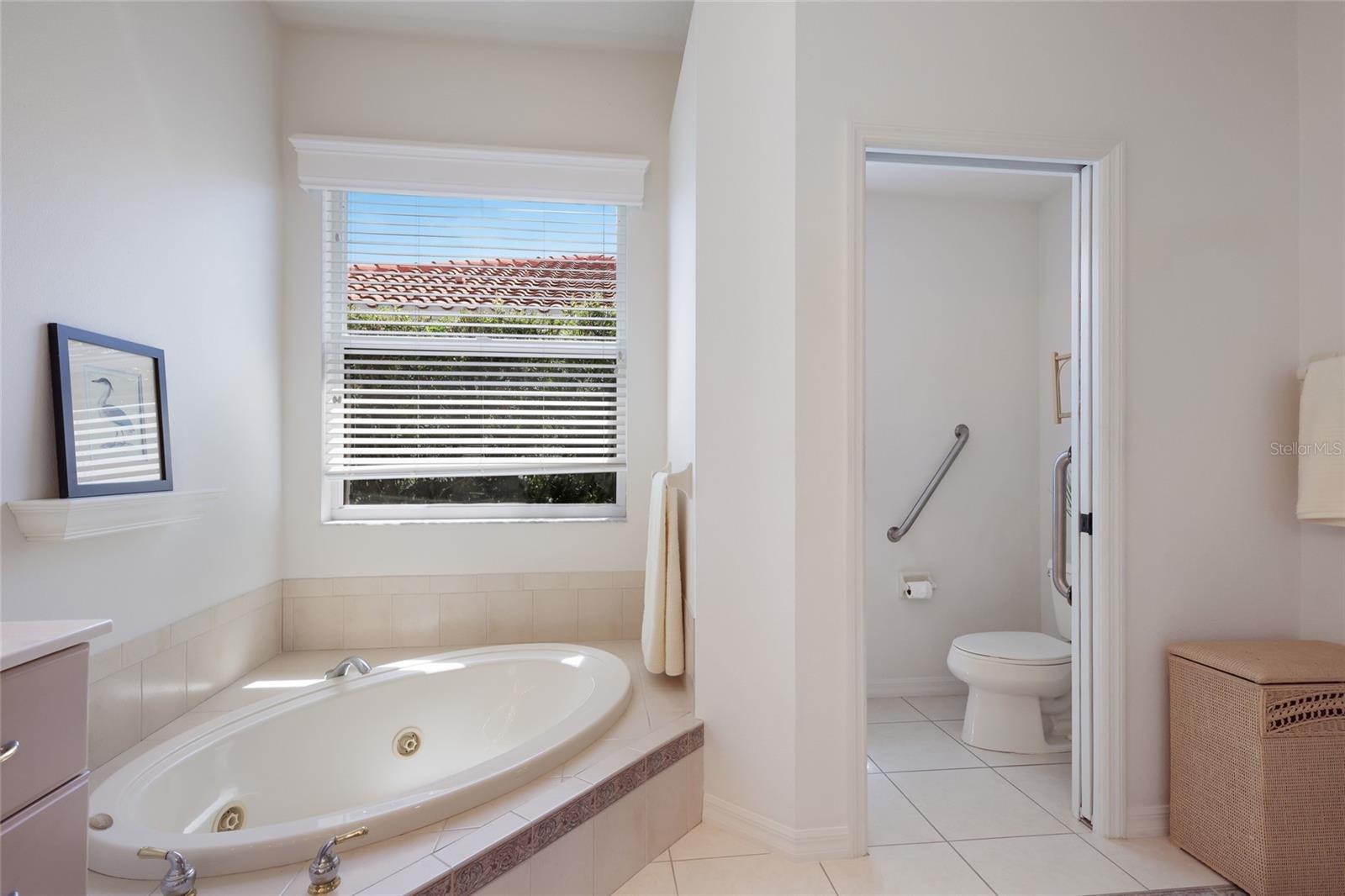 8428 MISTY MORNING CT, LAKEWOOD RANCH, FL — photo 24