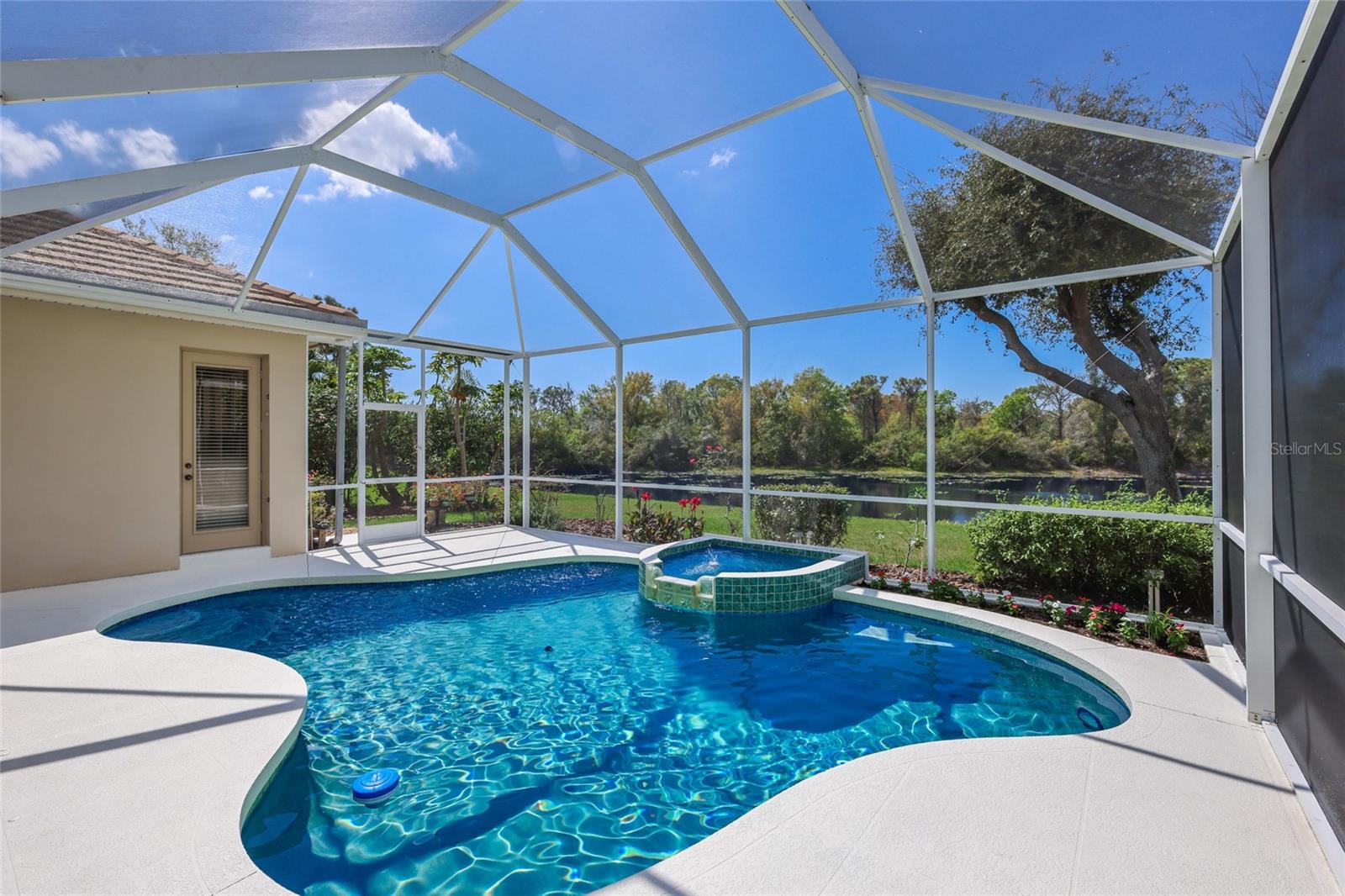 8428 MISTY MORNING CT, LAKEWOOD RANCH, FL — photo 34