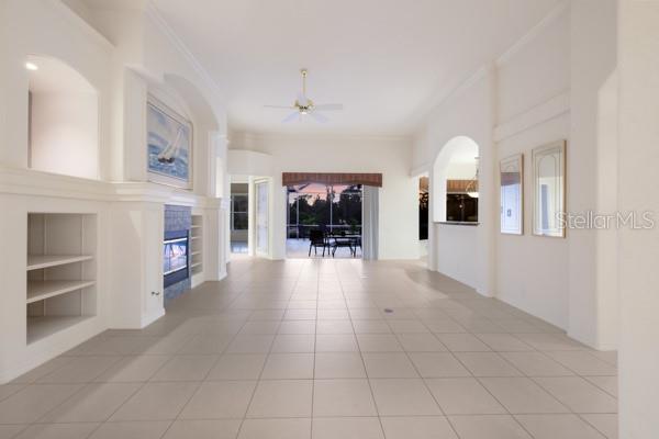 8428 MISTY MORNING CT, LAKEWOOD RANCH, FL — photo 10