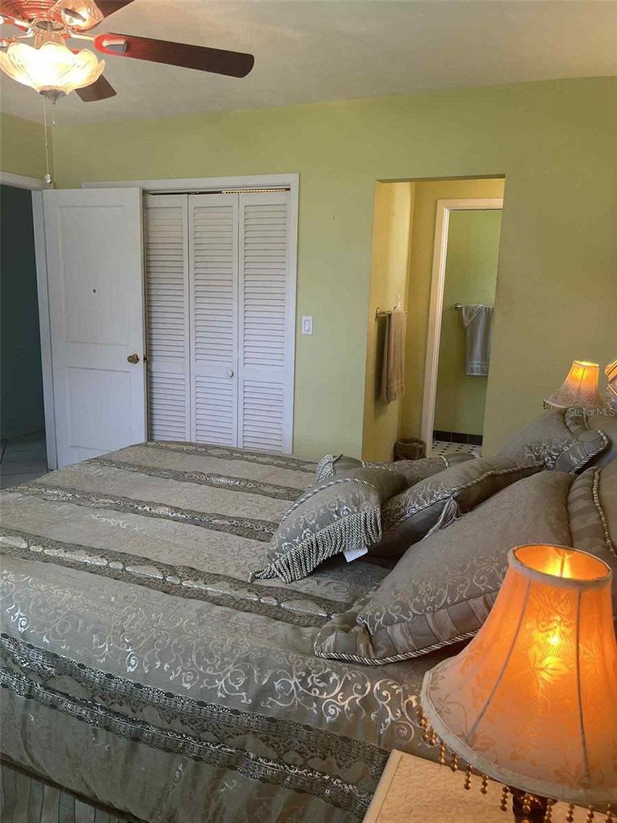 608 KNOWLES RD, BRANDON, FL — photo 33