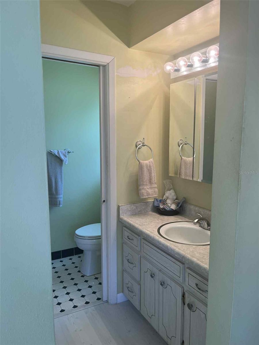 608 KNOWLES RD, BRANDON, FL — photo 35