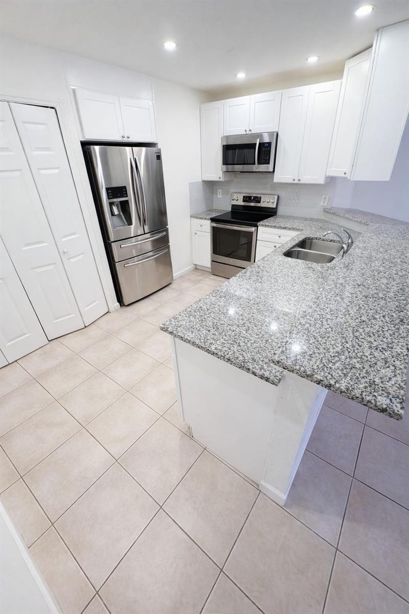 627 BLUEBILL CT, KISSIMMEE, FL — photo 3