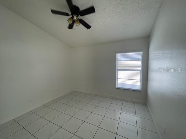 7001 N CLARK AVE, TAMPA, FL — photo 12