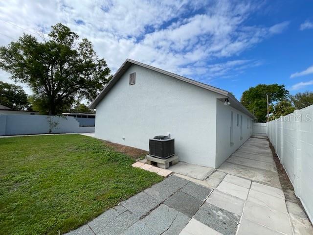 7001 N CLARK AVE, TAMPA, FL — photo 19