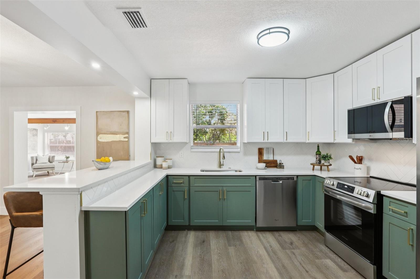 5010 8th AVE N, ST PETERSBURG, FL — photo 22