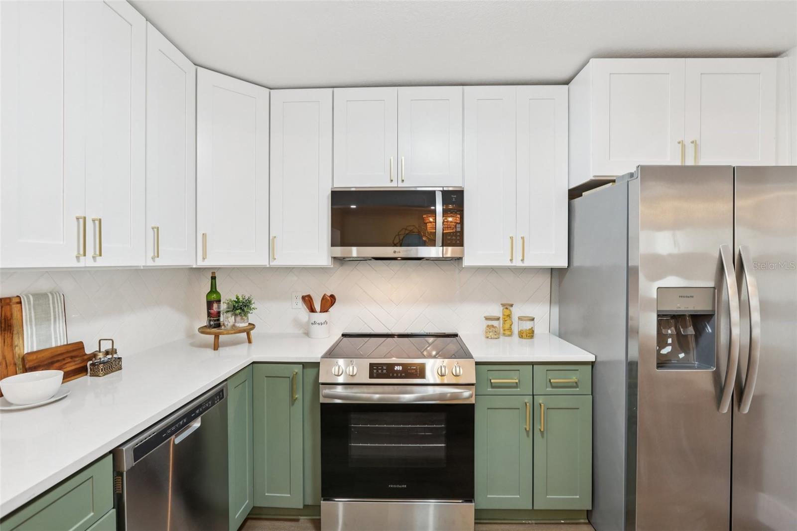 5010 8th AVE N, ST PETERSBURG, FL — photo 23