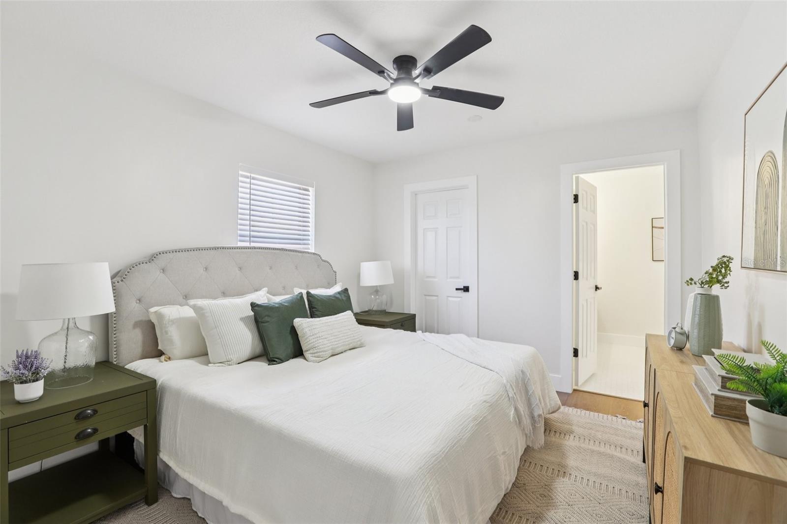 5010 8th AVE N, ST PETERSBURG, FL — photo 29