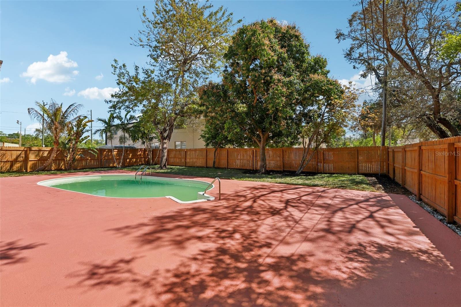 5010 8th AVE N, ST PETERSBURG, FL — photo 44