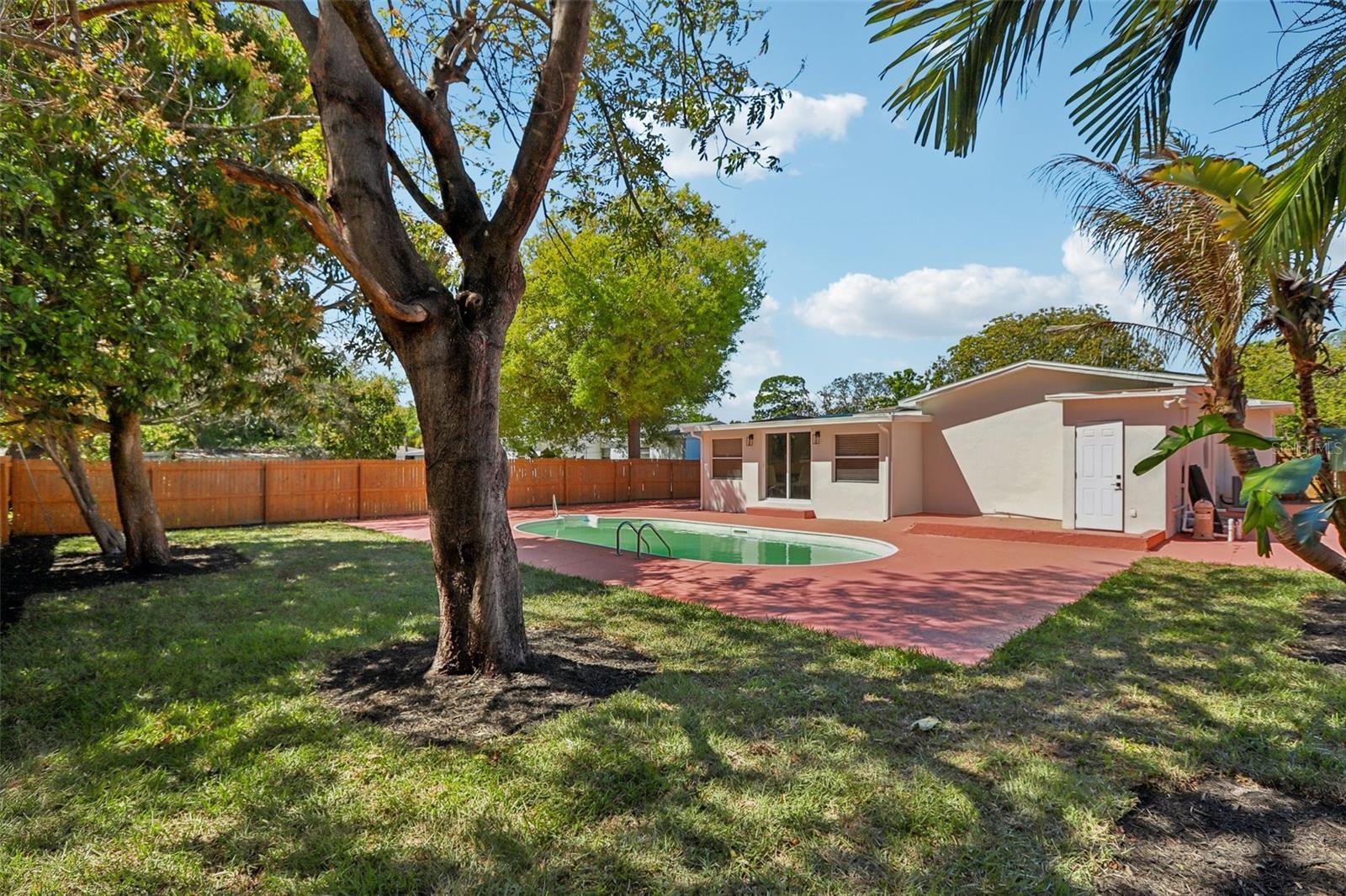 5010 8th AVE N, ST PETERSBURG, FL — photo 51