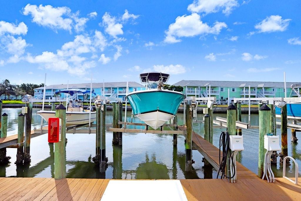5012 STARFISH DR SE #B, ST PETERSBURG, FL — photo 20