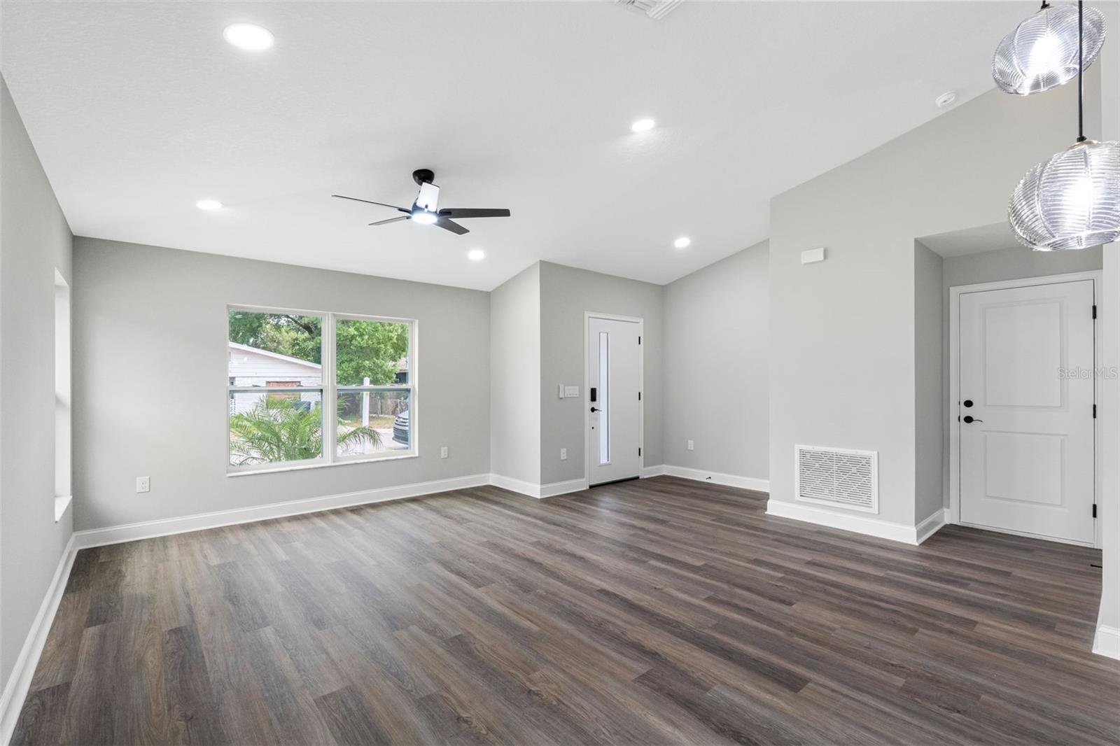 4209 E OSBORNE AVE, TAMPA, FL — photo 12