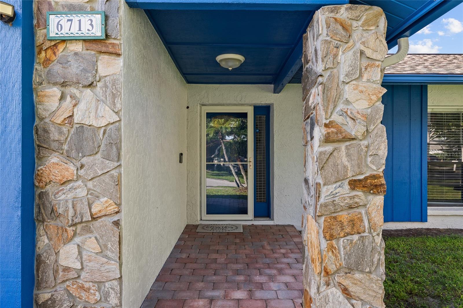 6713 LEEWARD ISLE WAY, TAMPA, FL — photo 5