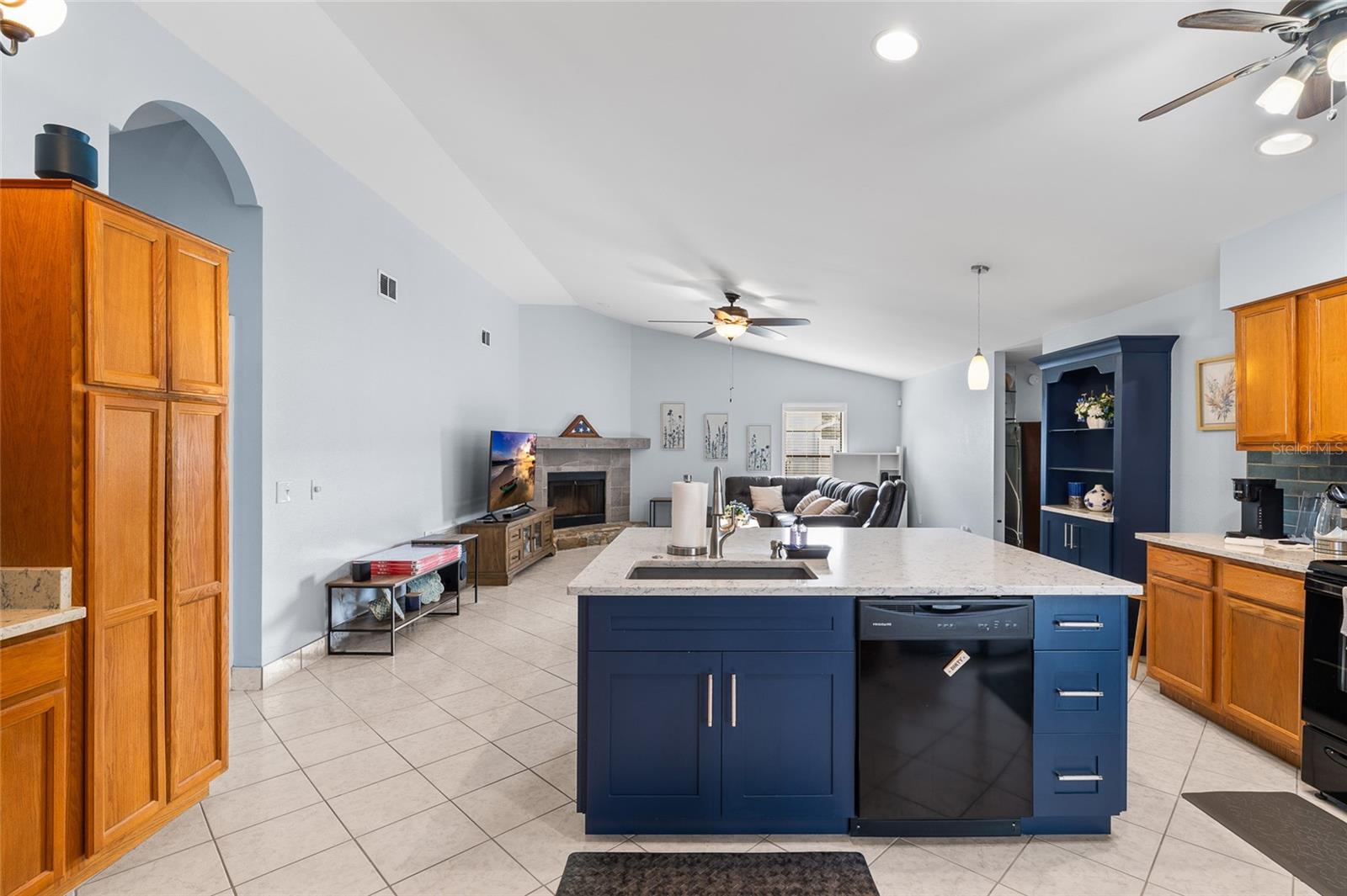6713 LEEWARD ISLE WAY, TAMPA, FL — photo 10