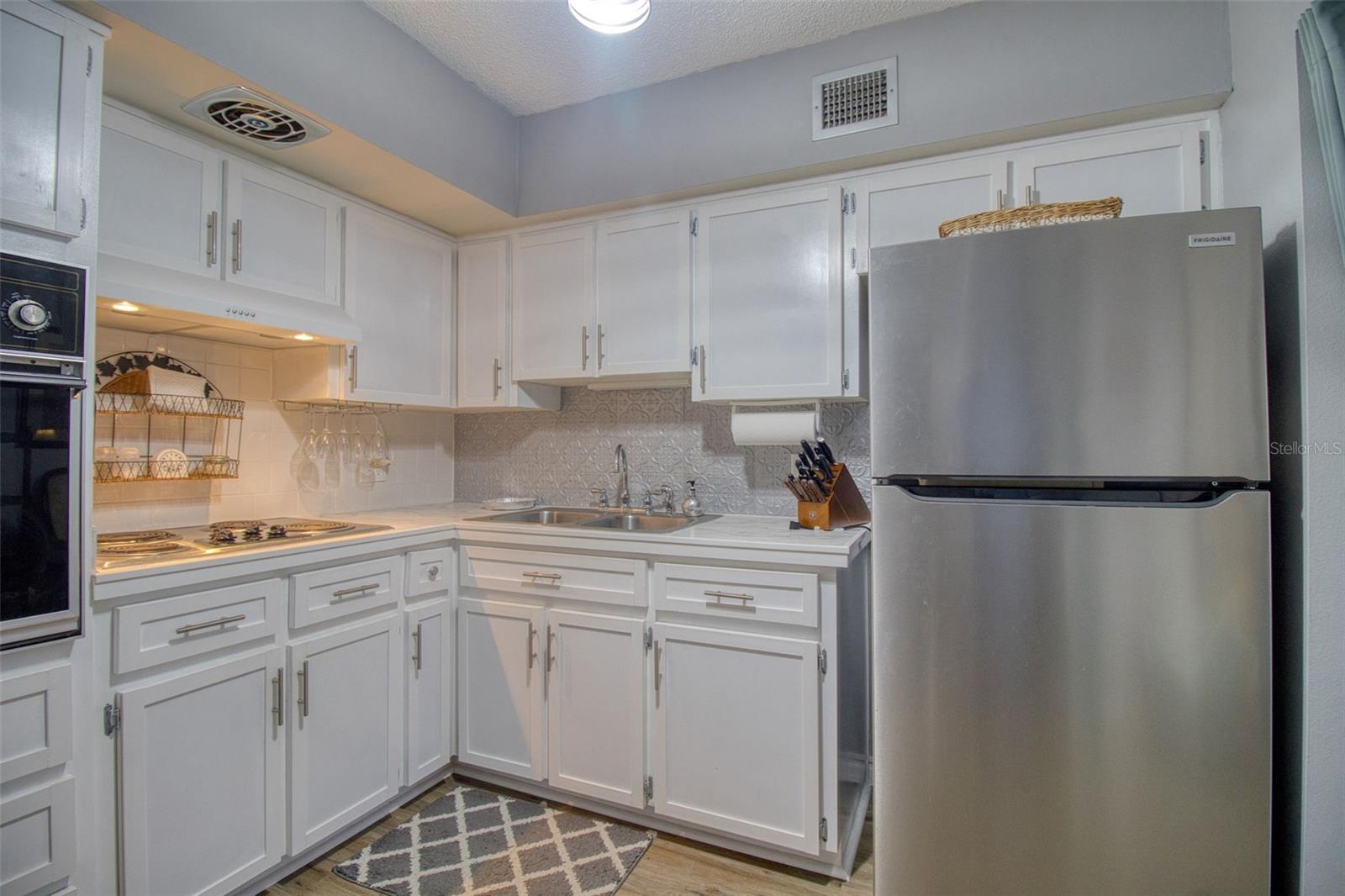 2436 RHODESIAN DR #32, CLEARWATER, FL — photo 15