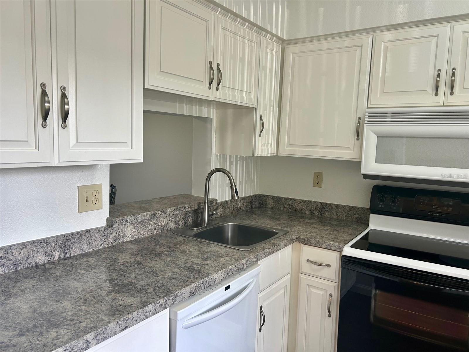 1701 PINEHURST RD #18C, DUNEDIN, FL — photo 2
