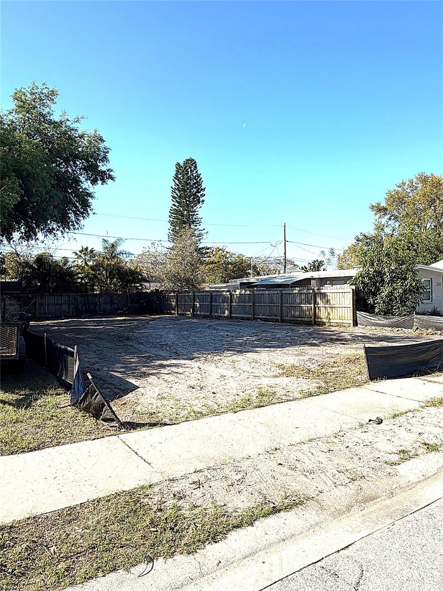 2126 43RD AVE N, ST PETERSBURG, FL — photo 2
