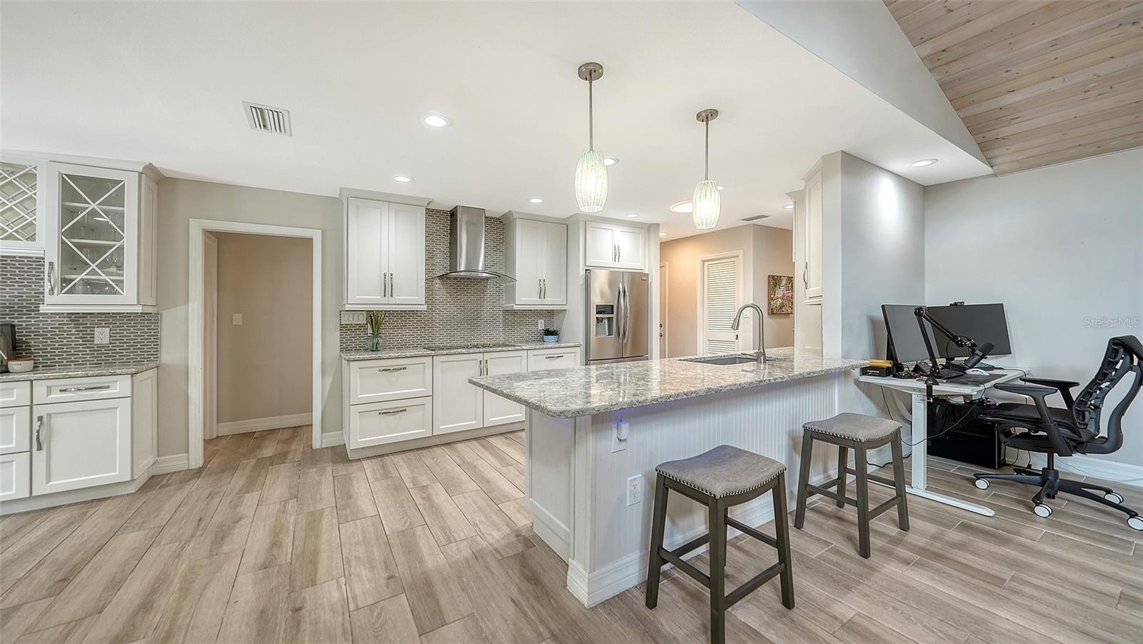 5231 SIESTA COVE DR, SARASOTA, FL — photo 13