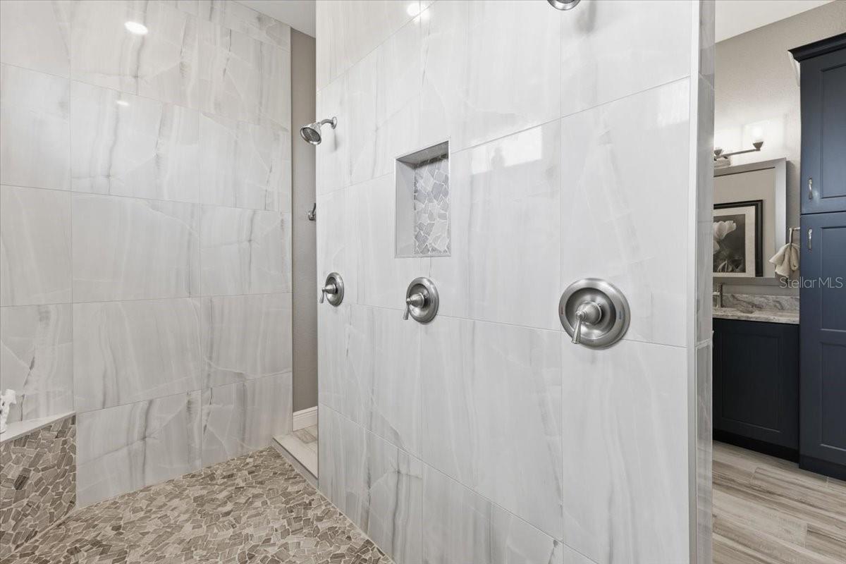 9214 MELODY CIR, PORT CHARLOTTE, FL — photo 37