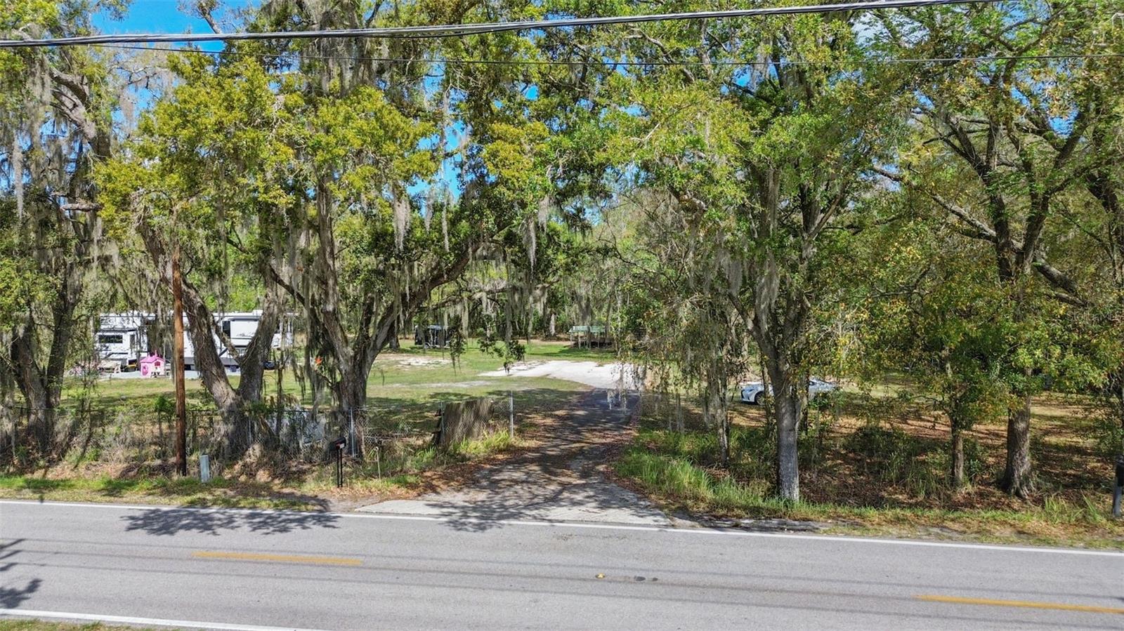 2015 W SOCRUM LOOP RD, LAKELAND, FL