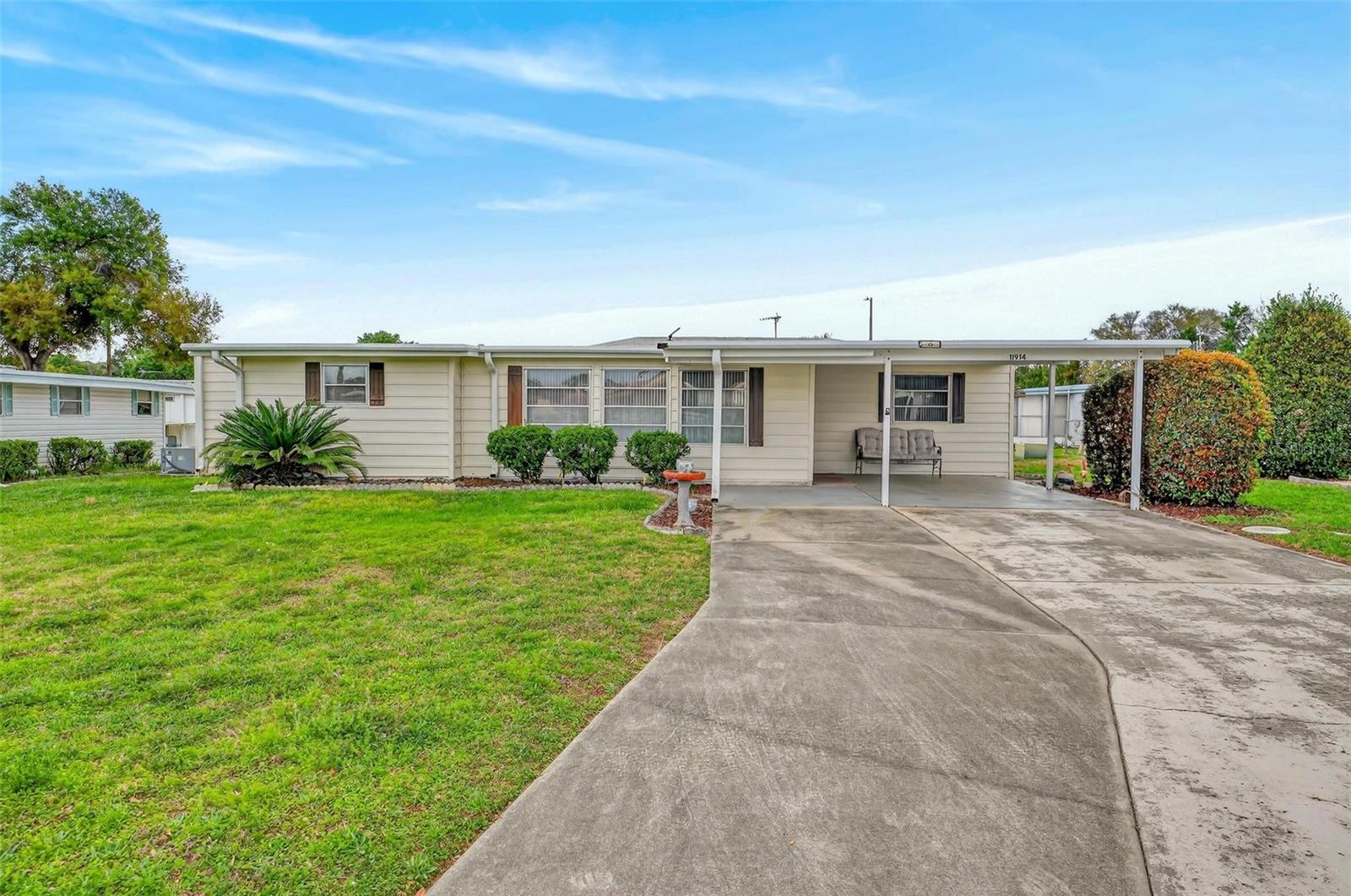 11914 HICKORY LN, TAVARES, FL