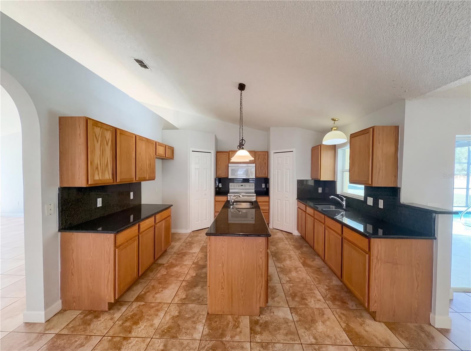 107 HERRING WAY, KISSIMMEE, FL — photo 2