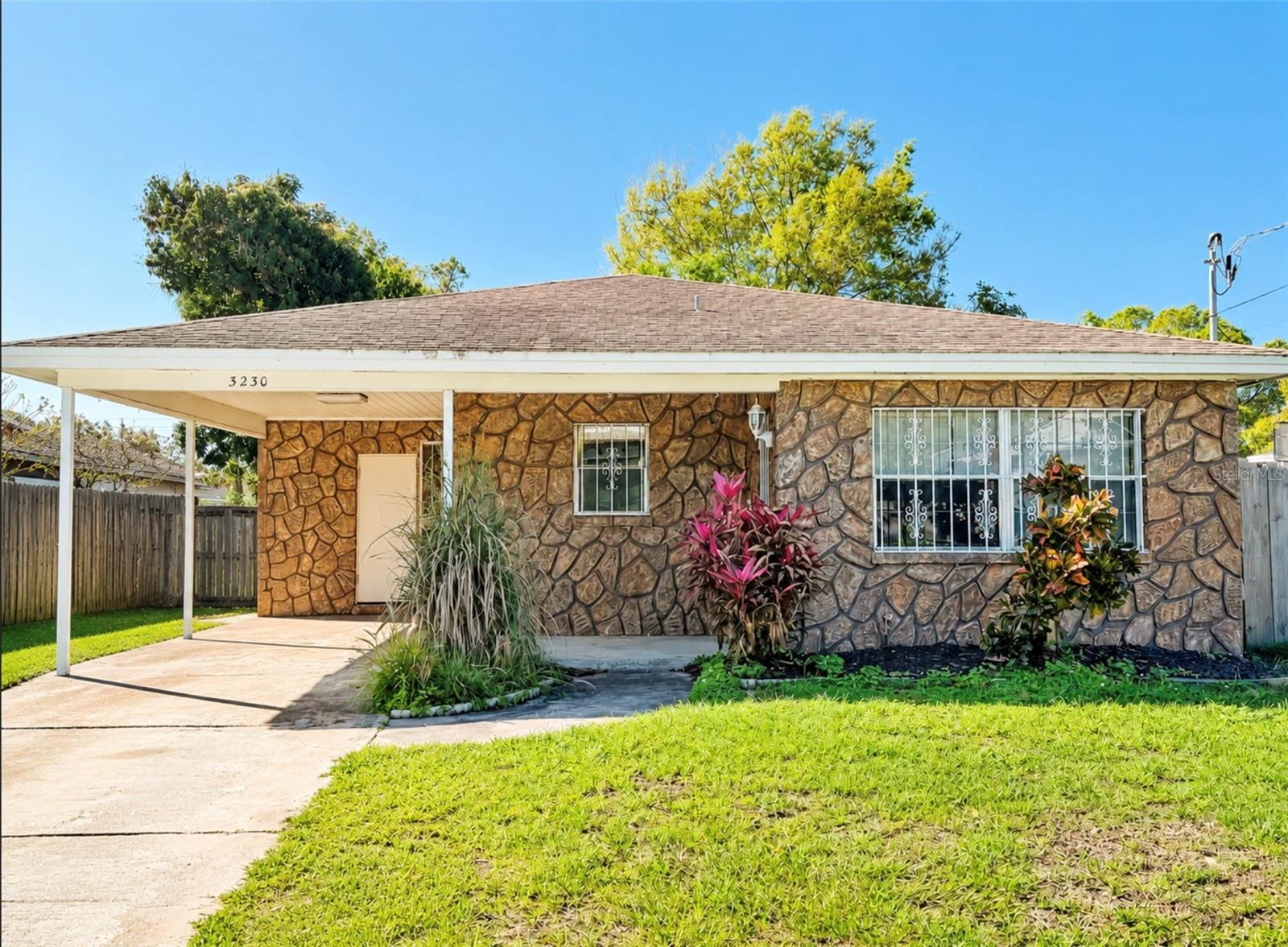 3230 W SAINT CONRAD ST, TAMPA, FL