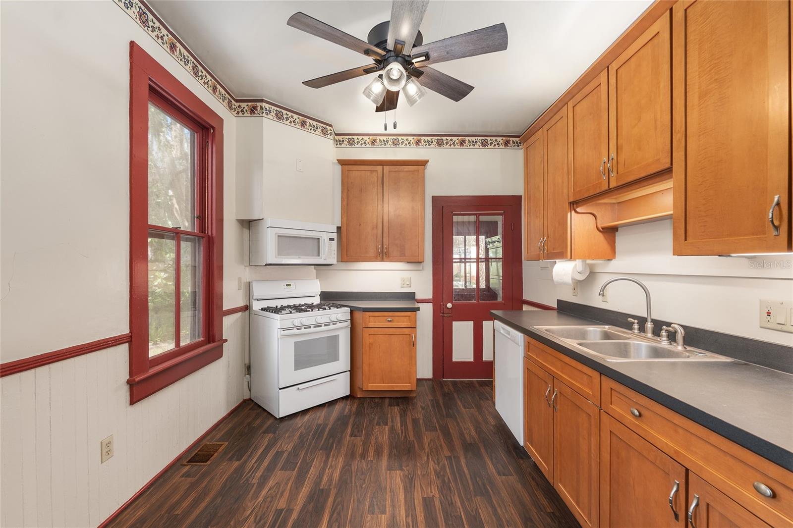 306 NE 3RD ST, GAINESVILLE, FL — photo 47