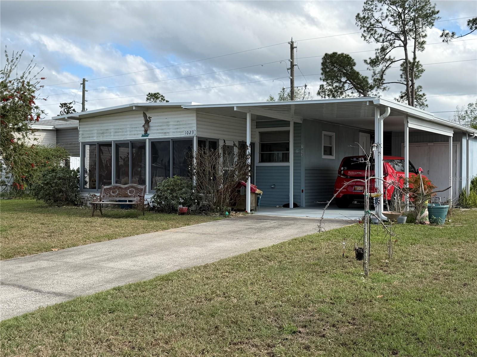 1023 CAPELLA DR, TAVARES, FL