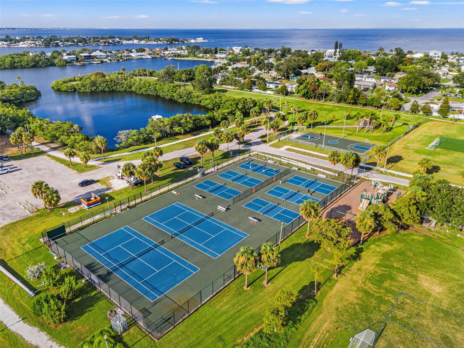 4420 POMPANO DR SE, ST PETERSBURG, FL — photo 28