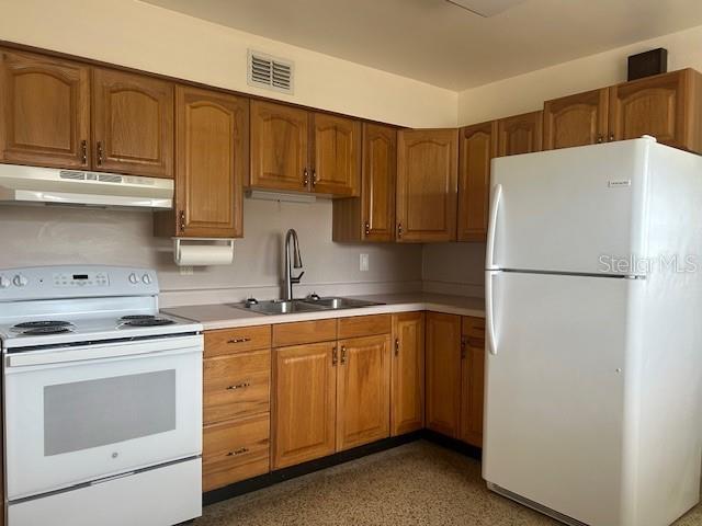 2518 40TH AVE N, ST PETERSBURG, FL — photo 8