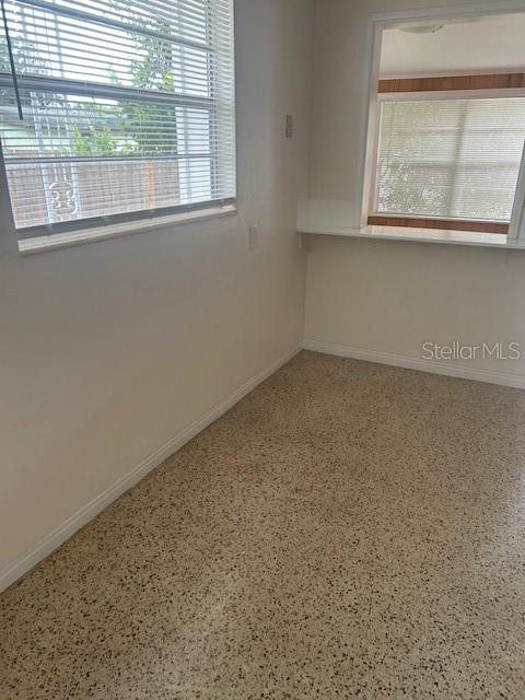 2518 40TH AVE N, ST PETERSBURG, FL — photo 11
