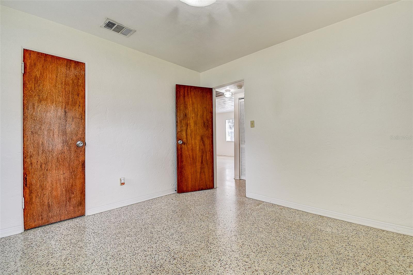 2518 40TH AVE N, ST PETERSBURG, FL — photo 19