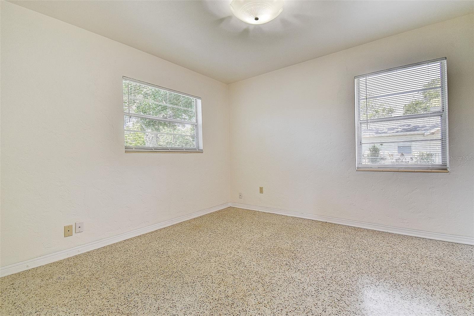2518 40TH AVE N, ST PETERSBURG, FL — photo 20