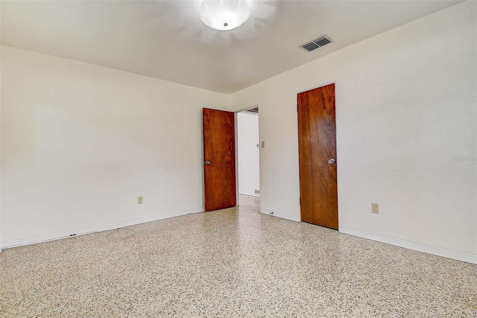 2518 40TH AVE N, ST PETERSBURG, FL — photo 21