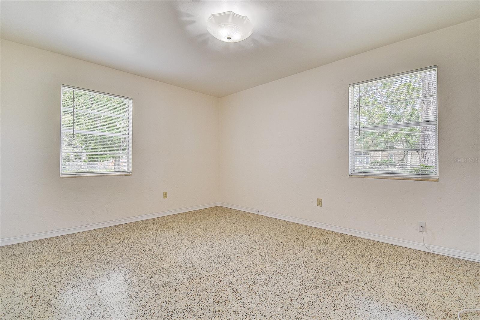 2518 40TH AVE N, ST PETERSBURG, FL — photo 23