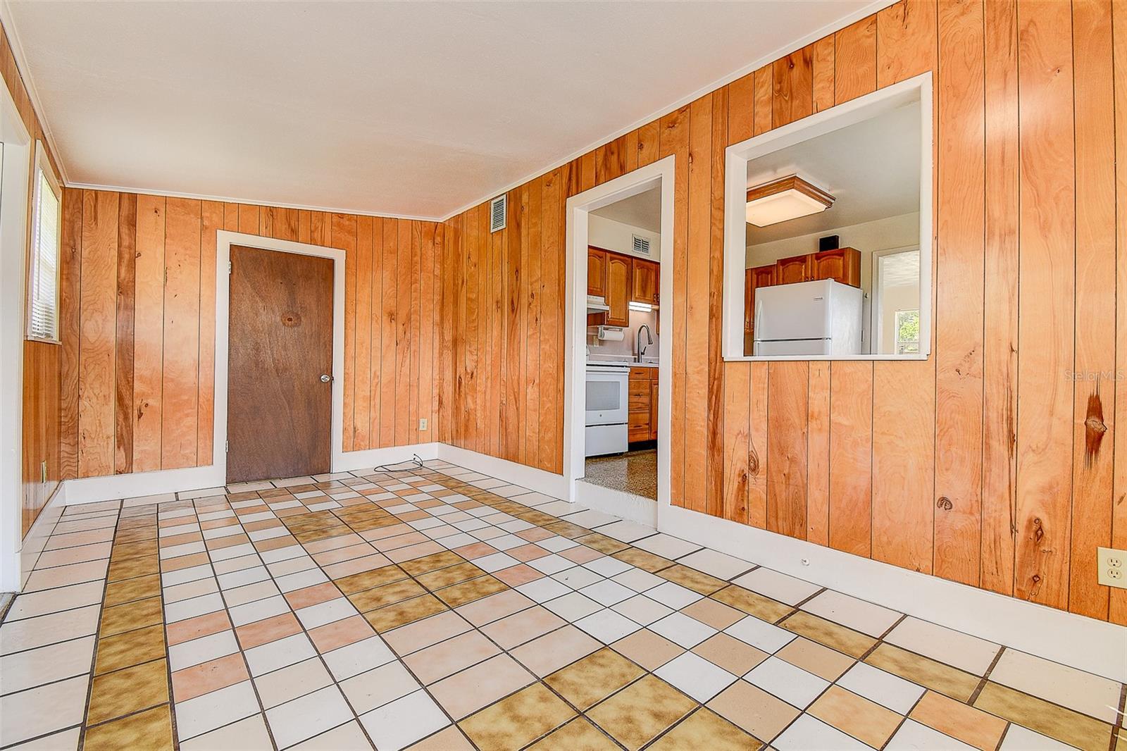 2518 40TH AVE N, ST PETERSBURG, FL — photo 25