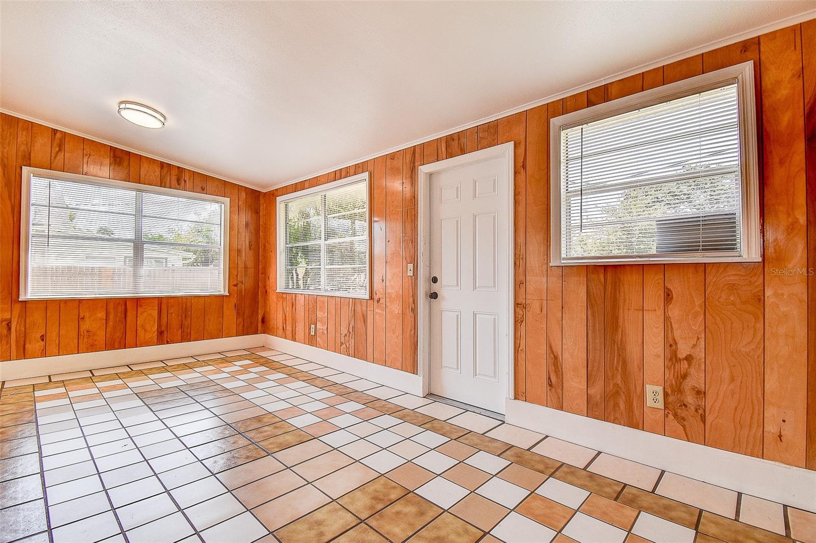 2518 40TH AVE N, ST PETERSBURG, FL — photo 26