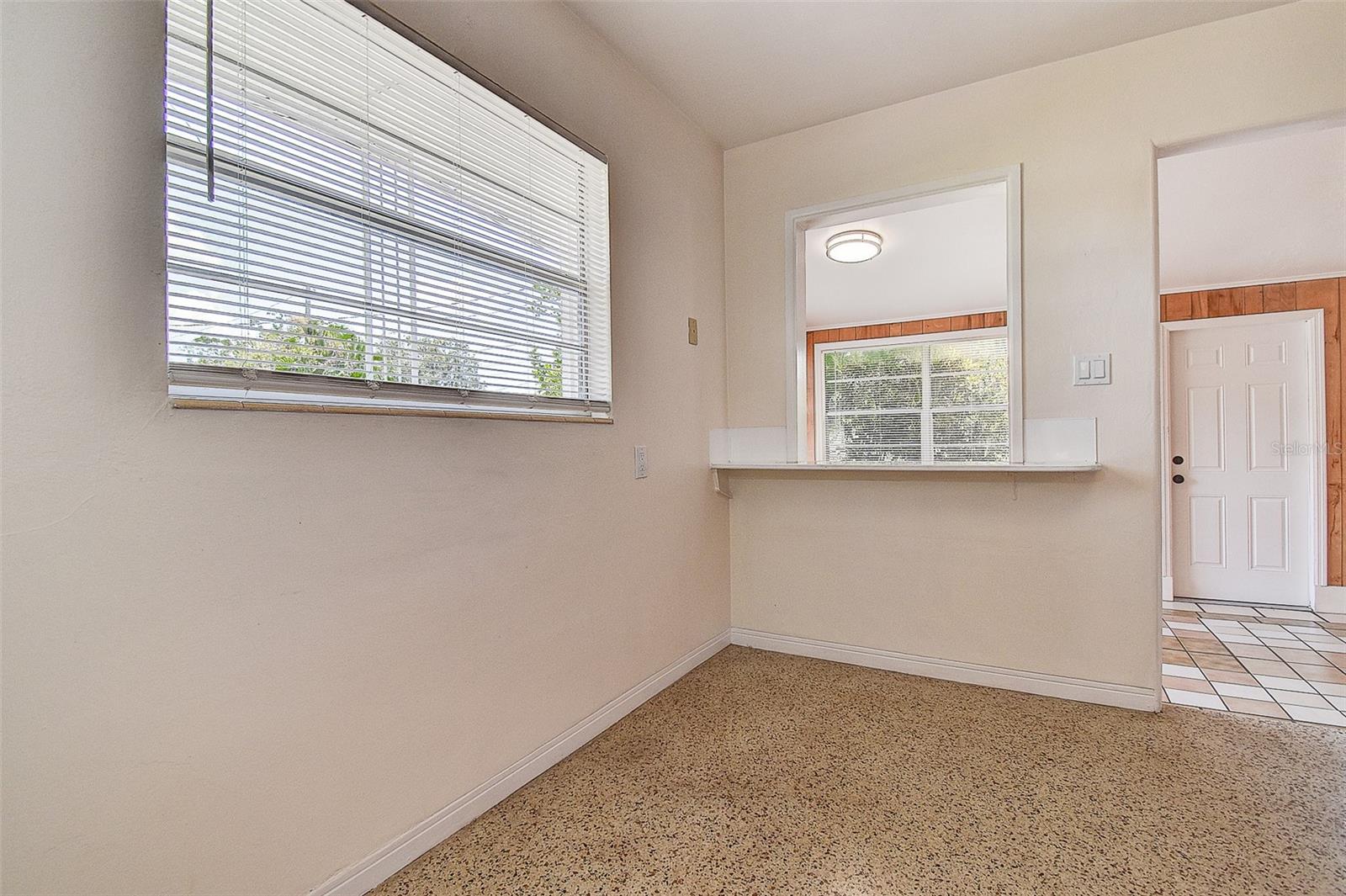 2518 40TH AVE N, ST PETERSBURG, FL — photo 29