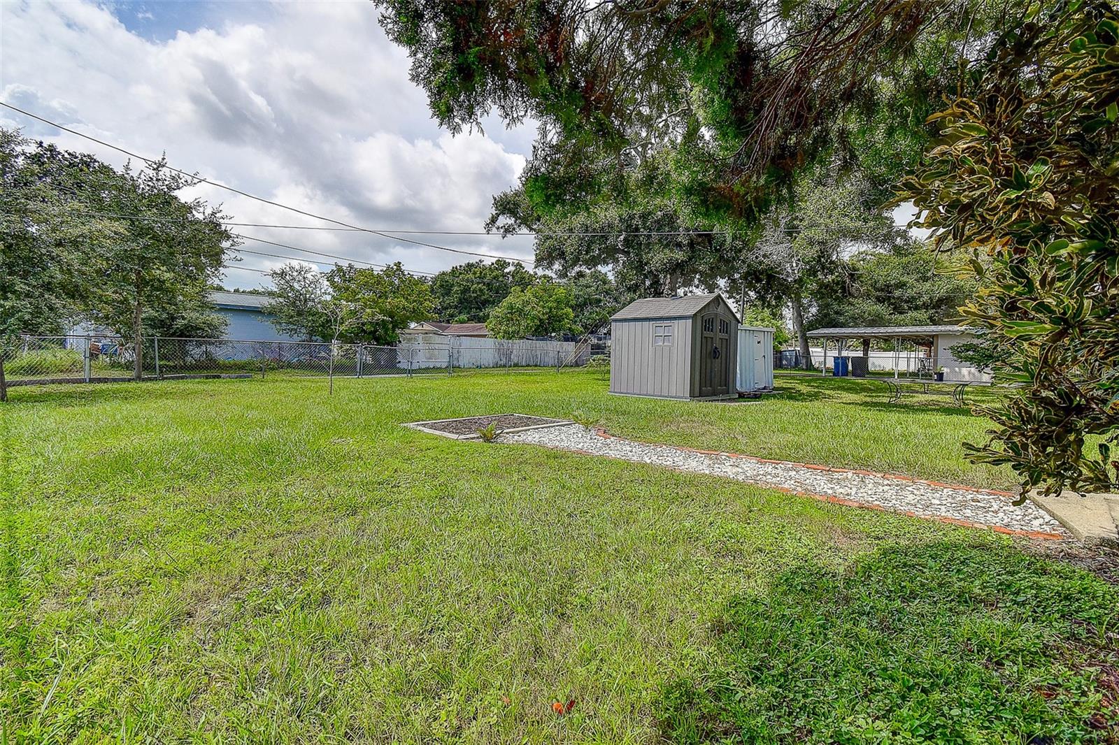 2518 40TH AVE N, ST PETERSBURG, FL — photo 38