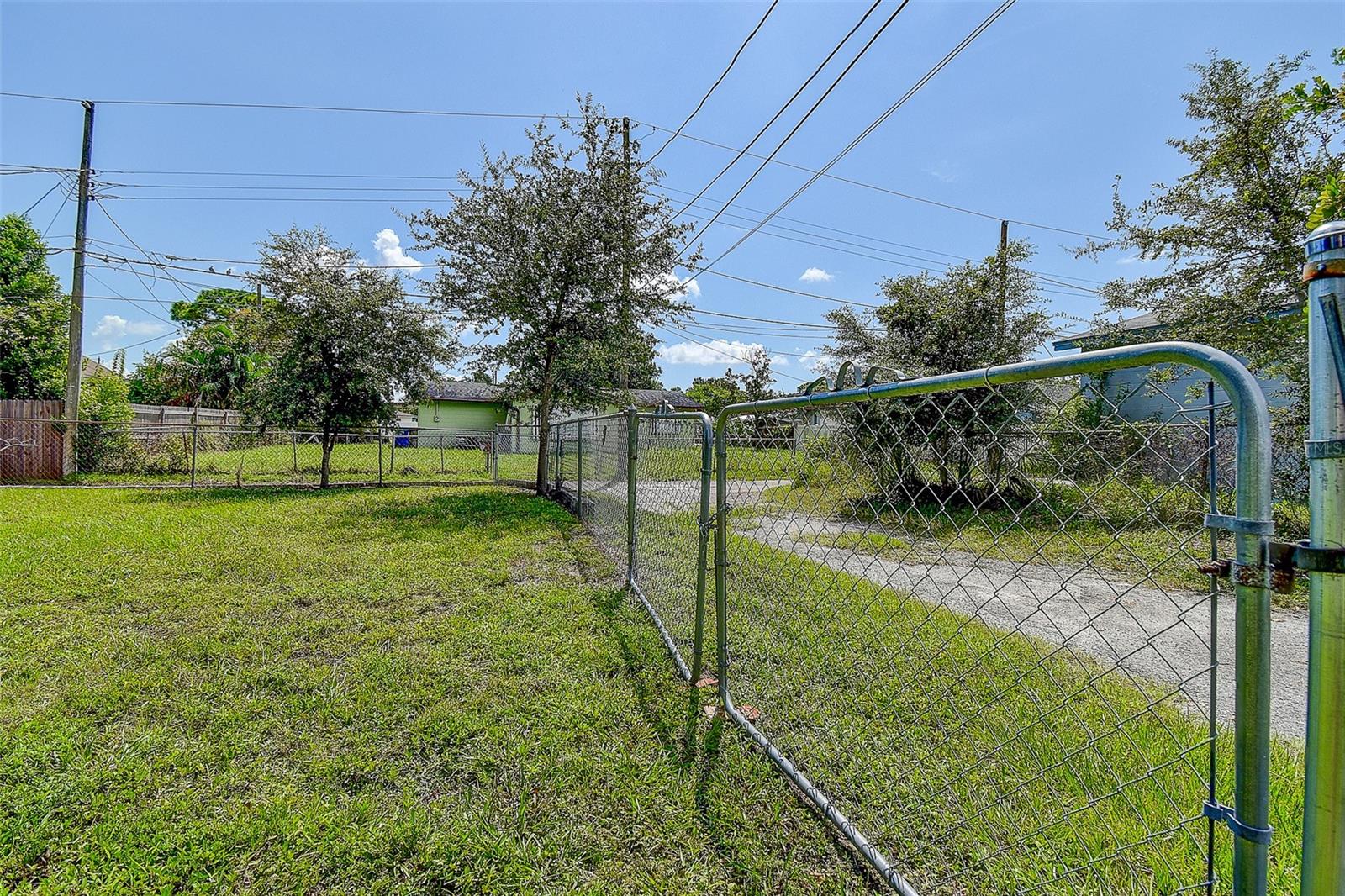 2518 40TH AVE N, ST PETERSBURG, FL — photo 40