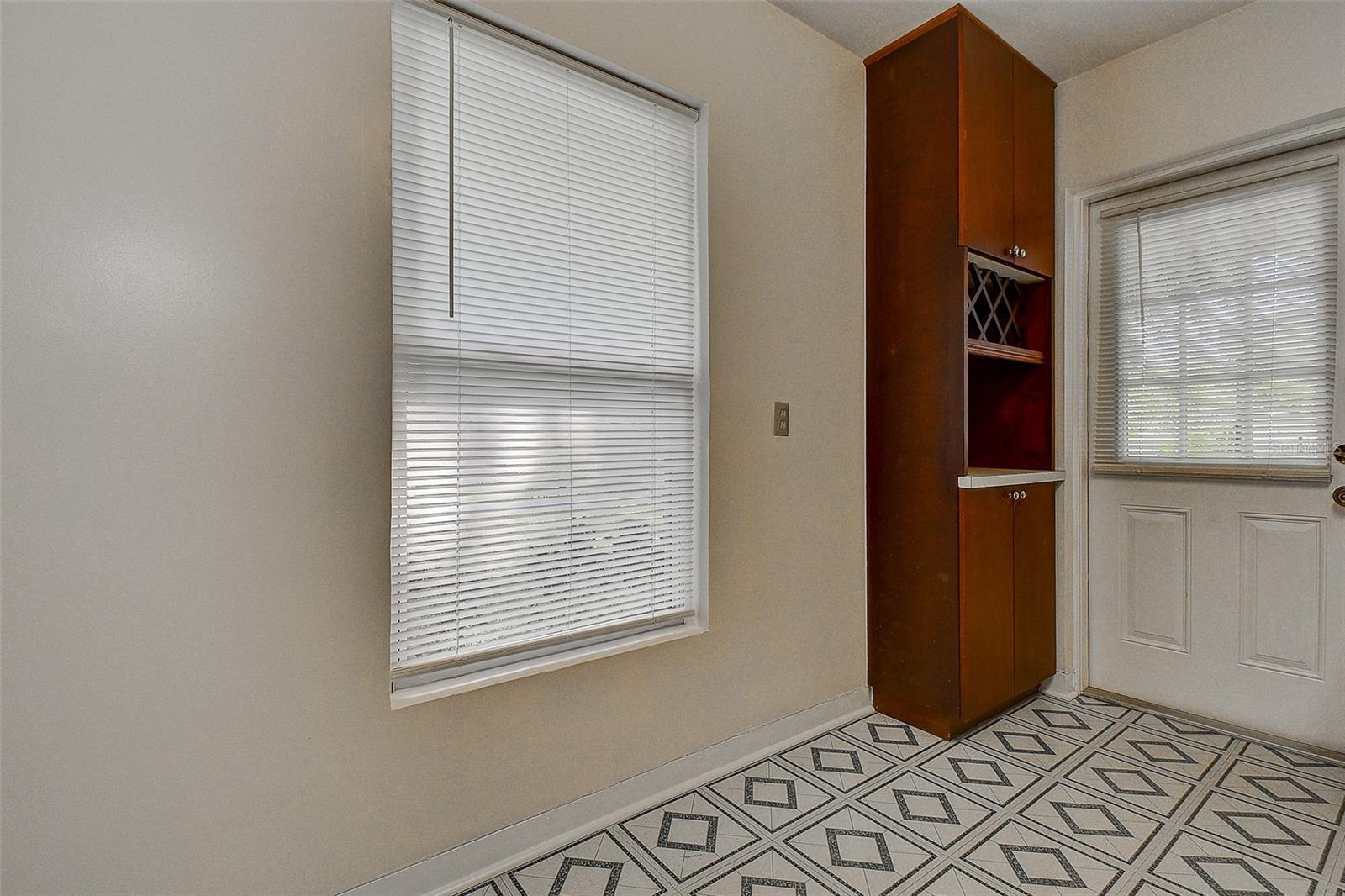 2534 40TH AVE N, ST PETERSBURG, FL — photo 31