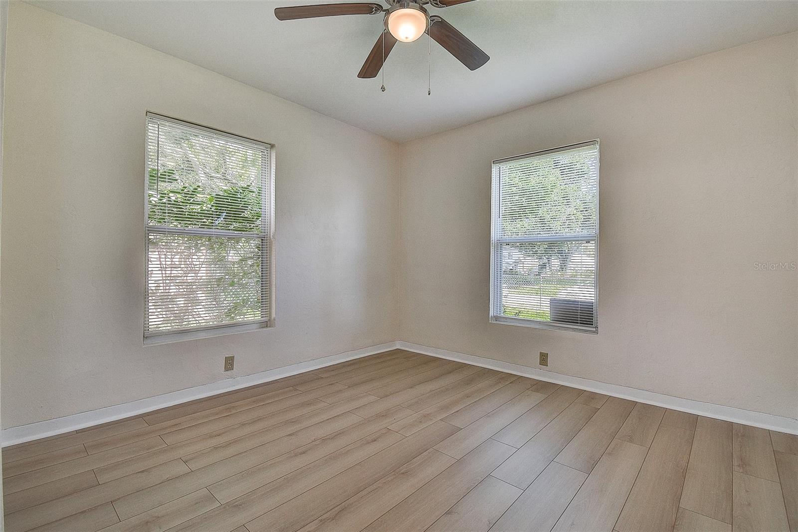 2534 40TH AVE N, ST PETERSBURG, FL — photo 36